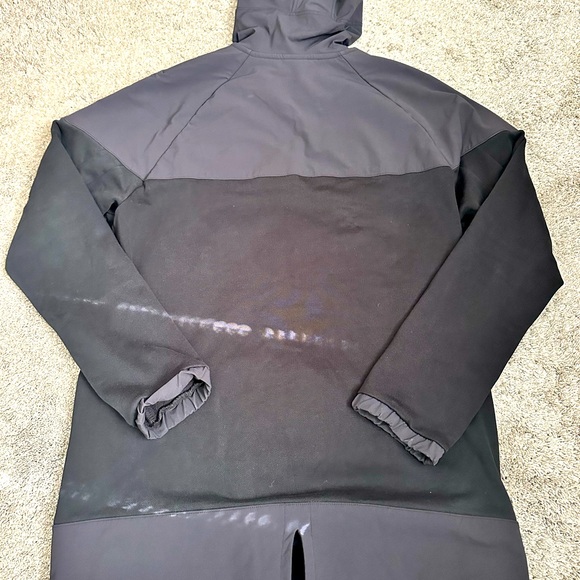 Adidas Soft Shell jacket. - Picture 6 of 6